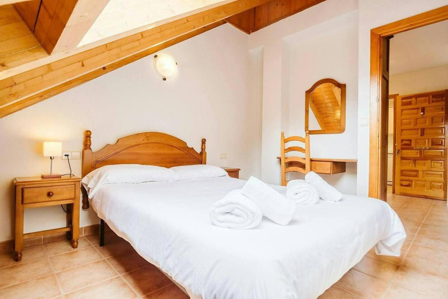 Olympia Tus Mascotas Son Bienvenidas Formigal Exterior foto